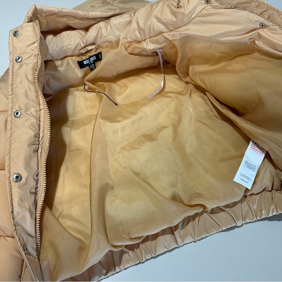 Misguided Petite Hooded Crop Puffer Jacket 🧥 - Picture 10 of 10